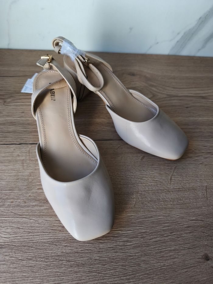 Kiabi chaussures babies pointure 39 - photo numéro 1