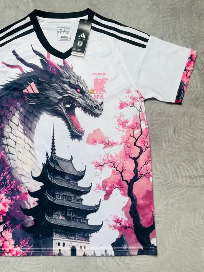 Maillot concept foot Japon blanc rose dragon taille M - photo numéro 3
