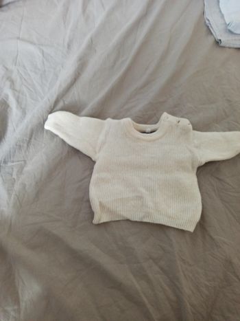 Pull jaune clair en laine 1 / 3 mois