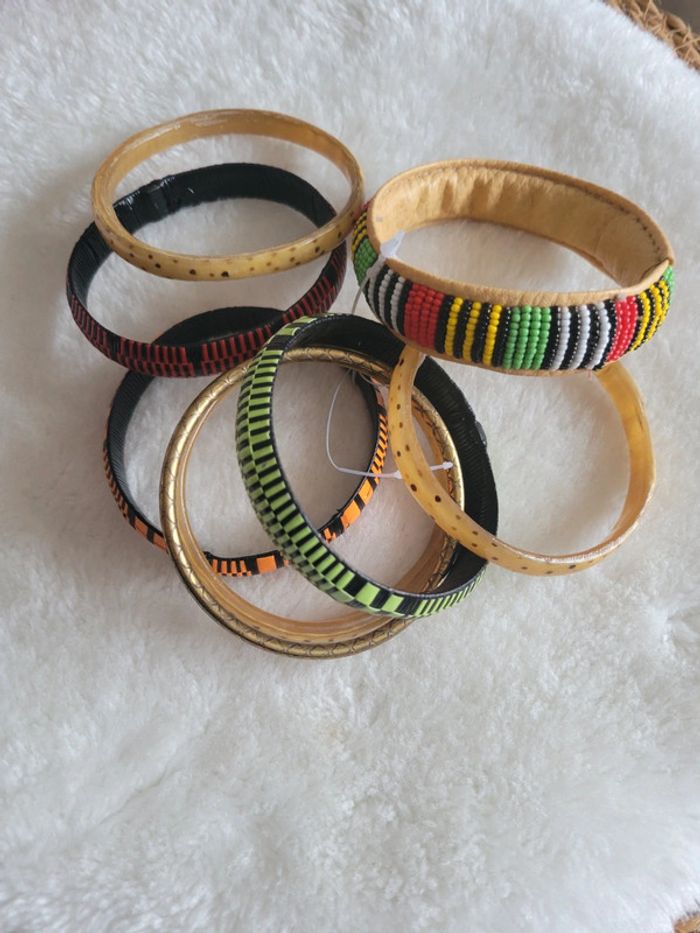 Semainier Africains. Perles.