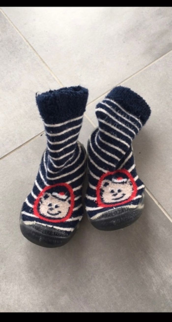 Chaussons chaussettes semelle rigide 23/24