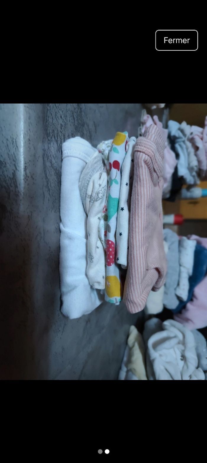 Vends vêtements 1 mois filles - photo numéro 5