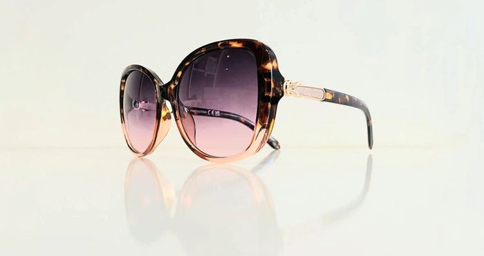 Lunette de soleil femme marron léopard dégradés et rose dégradés uvprotection catégorie 2 - photo numéro 7