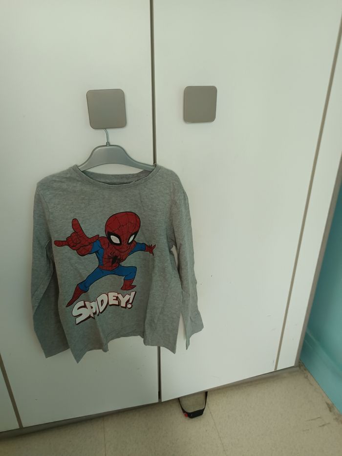Lot de 5 tee shirt manche longue  garçon 8ans - photo numéro 5