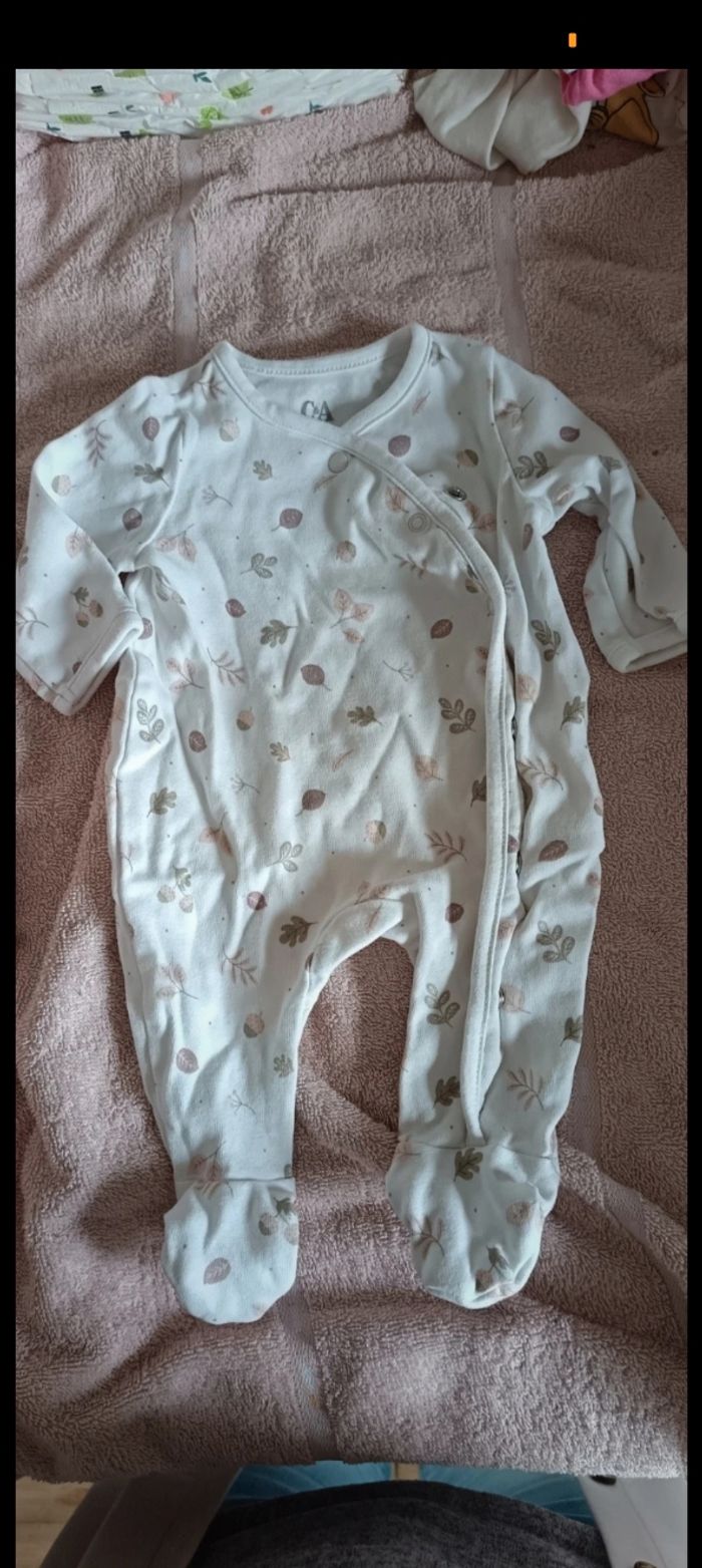 Lot pyjama 1 mois - photo numéro 9