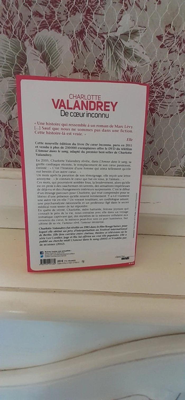 Livre Charlotte Valandrey De cœur inconnu - photo numéro 2