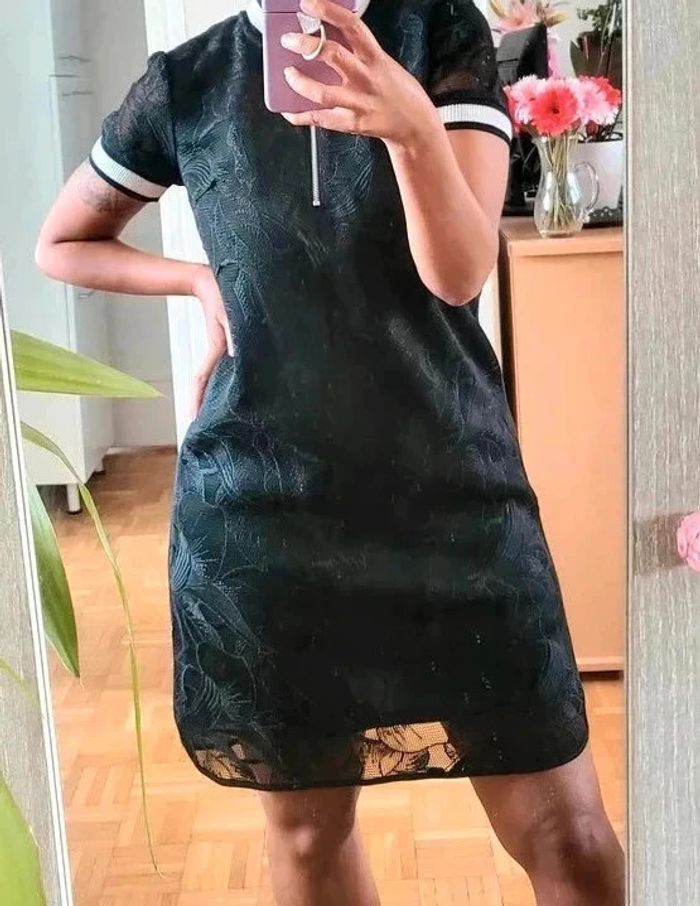 Magnifique robe Taille 36 I.Code Valeur 125 euros