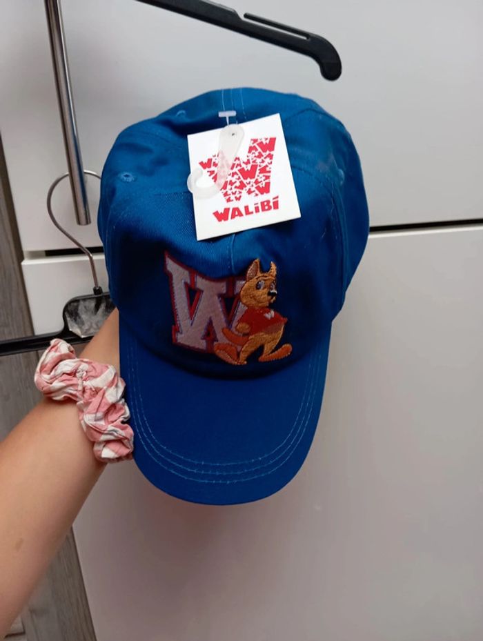 Casquette Walibi bleu neuve 52-56 cm - photo numéro 2