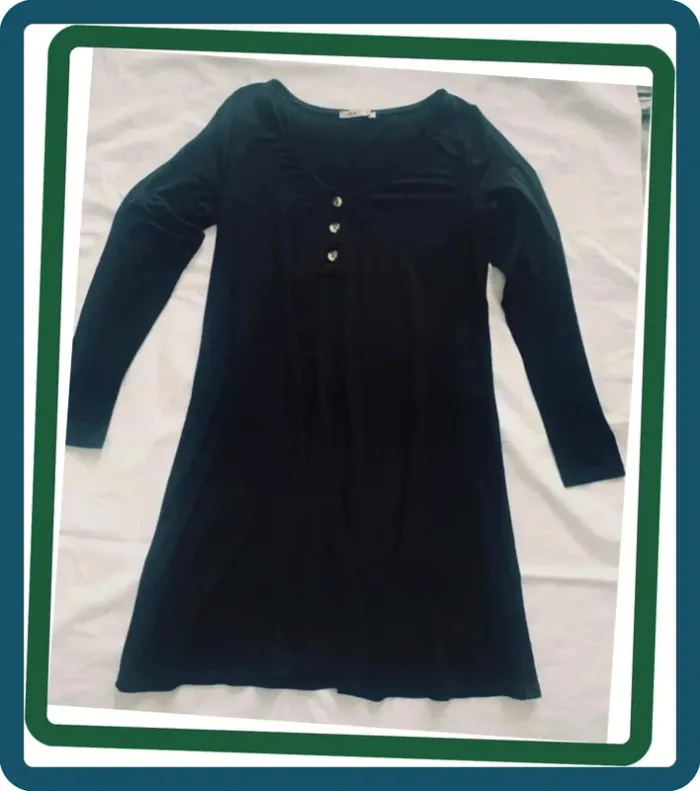 Robe noire avec décolleté plongeant TRÈS fluide Pull&Bear T/L - photo numéro 3