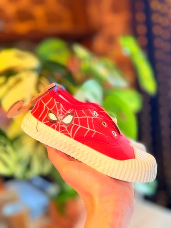 Basket légère Spiderman  - neuf taille 25 - Marvel été 