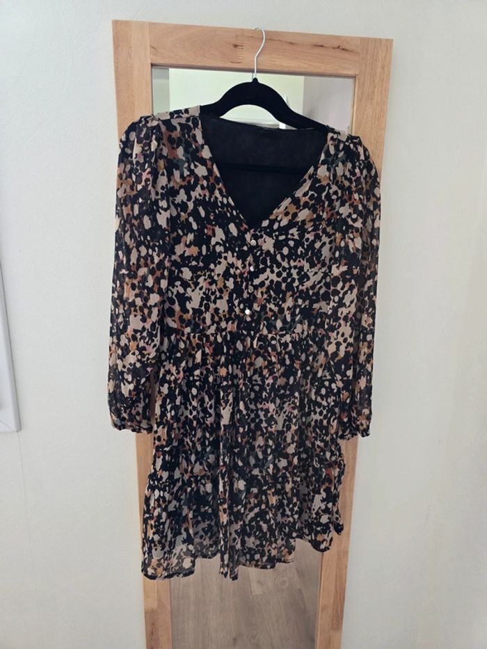 Robe à motifs et volants neuve esmara taille 38 printemps