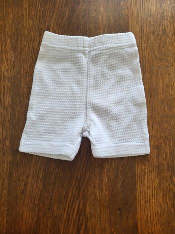 1 short fille 6 mois 