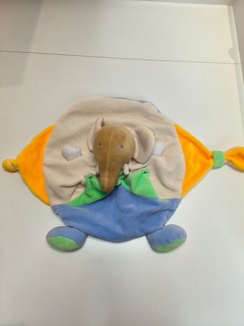 Doudou peluche éléphant cercle