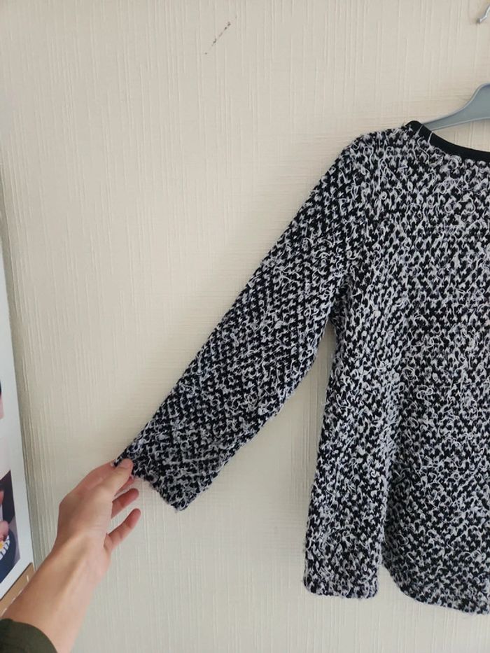 Pull doux noir et blanc détail fermeture éclair aux épaules 6 ans - photo numéro 8