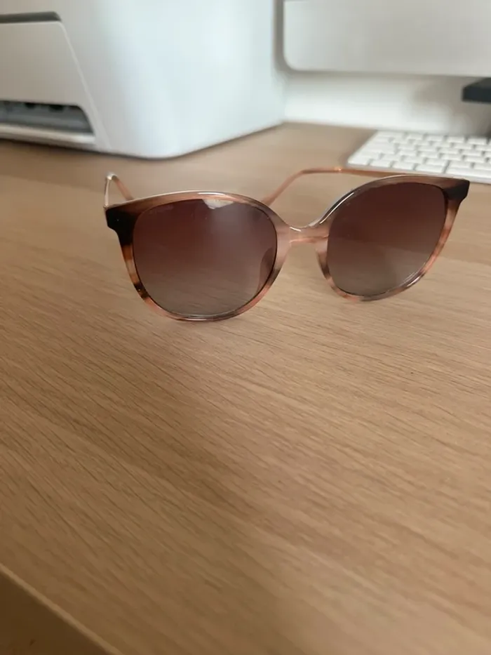 Lunettes de soleil - photo numéro 4