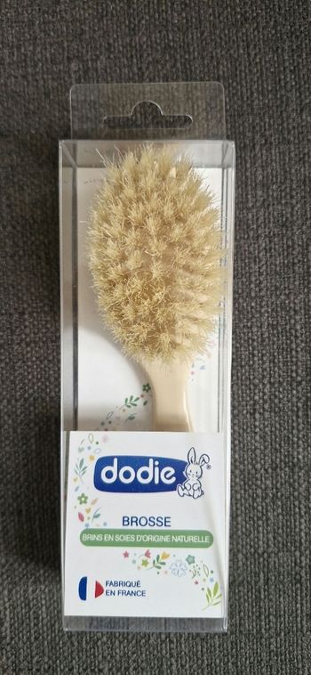 Dodie brosse cheveux bébé en poils de soie naturels
