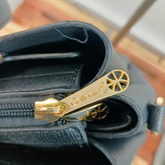 Sac noir Gallantry Paris porté main/fépaule zippé à anses rigides S039 - photo numéro 19