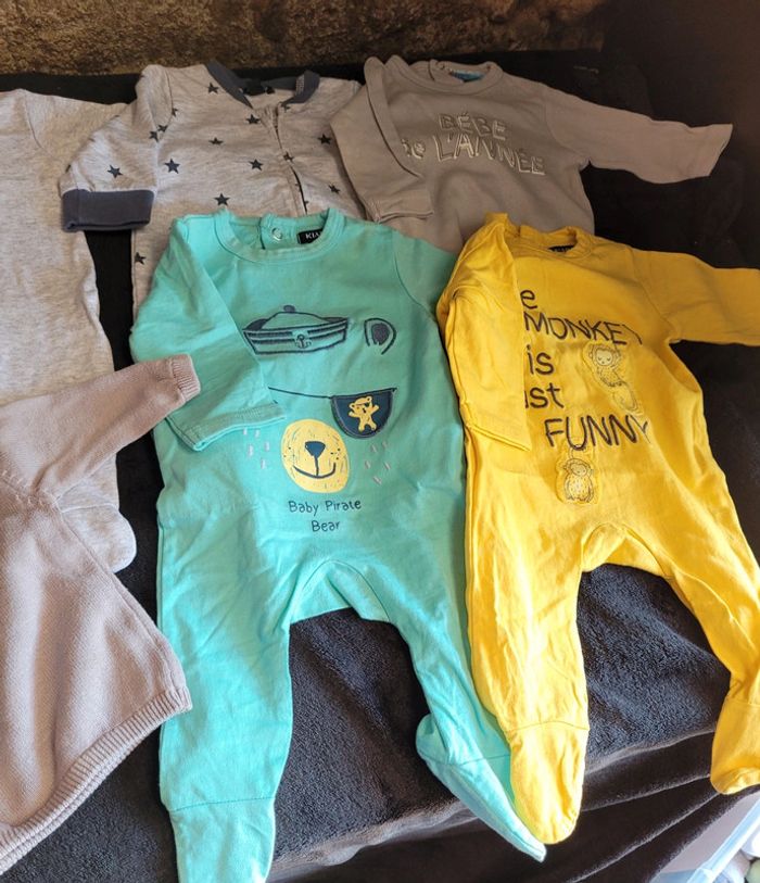 Lot pyjamas fin 1 mois - photo numéro 4