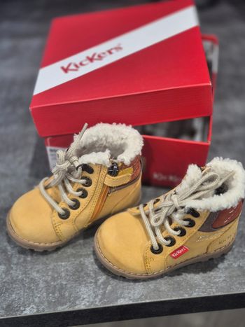 Kickers bébé garçon. Pointure 19. Neuves ! Marron/Camel. 25 euros Ferme 