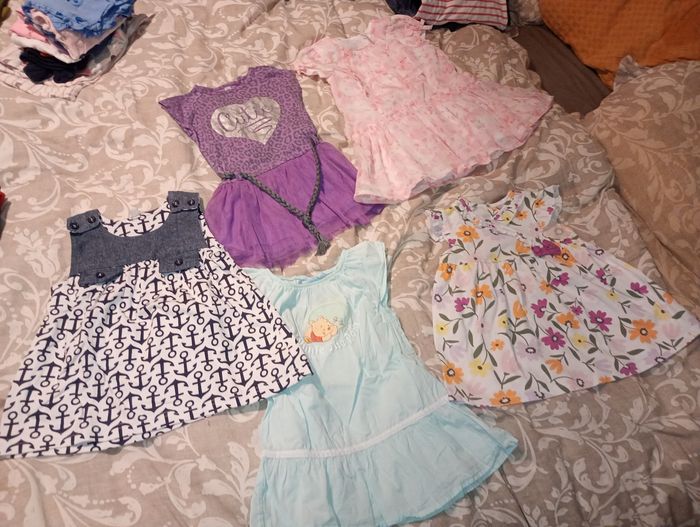 Lot 5 robes 12 mois