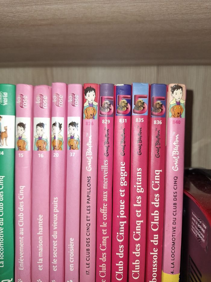 Lot de livre '' Le Club des Cinq '' bibliothèque rode et verte - photo numéro 4