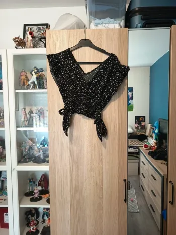 Top noir a poids blanc neuf shein - Taille S 36