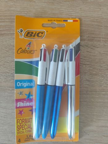 Stylos BIC 4 y