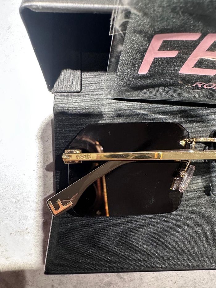 Lunette de soleil Fendi - photo numéro 4
