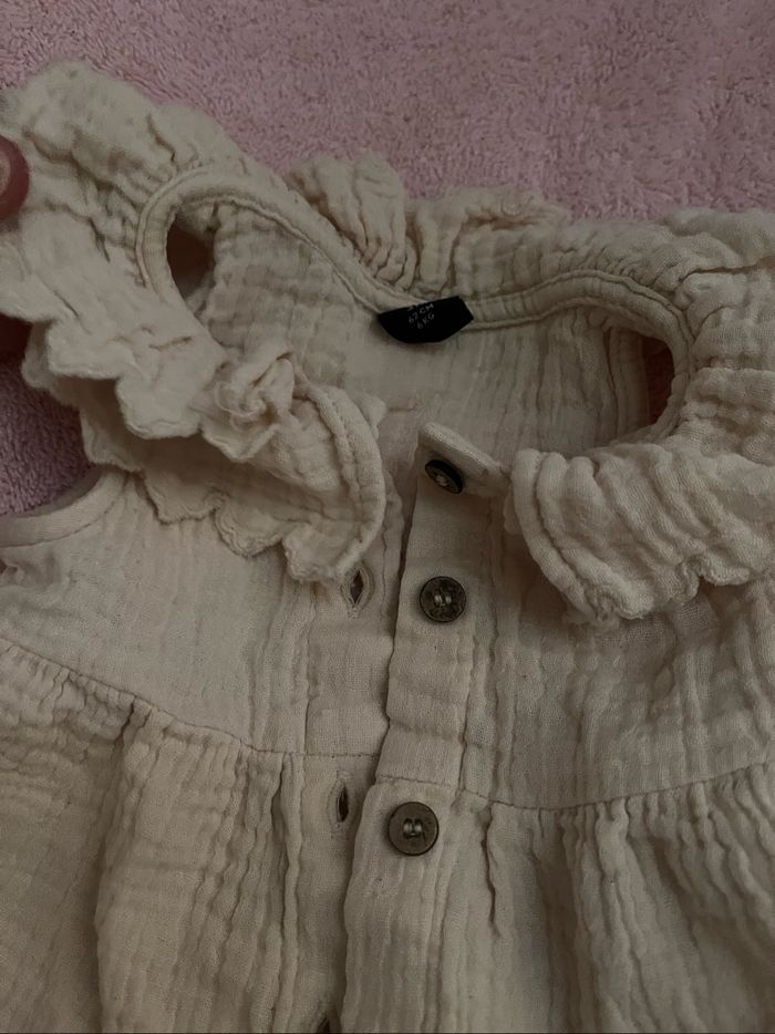 Robe beige 1/3 mois - photo numéro 4
