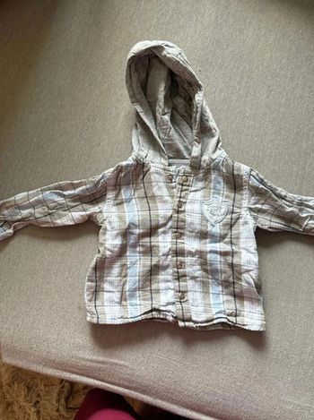 Chemise  a capuche  9mois