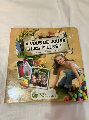 Livre activité – À vous de jouer les filles