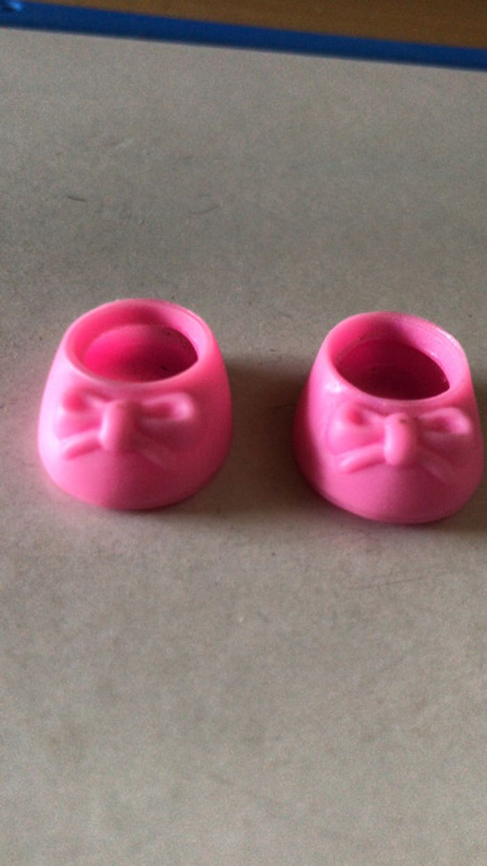 Petite chaussures rose barbie motif fleurs - photo numéro 2