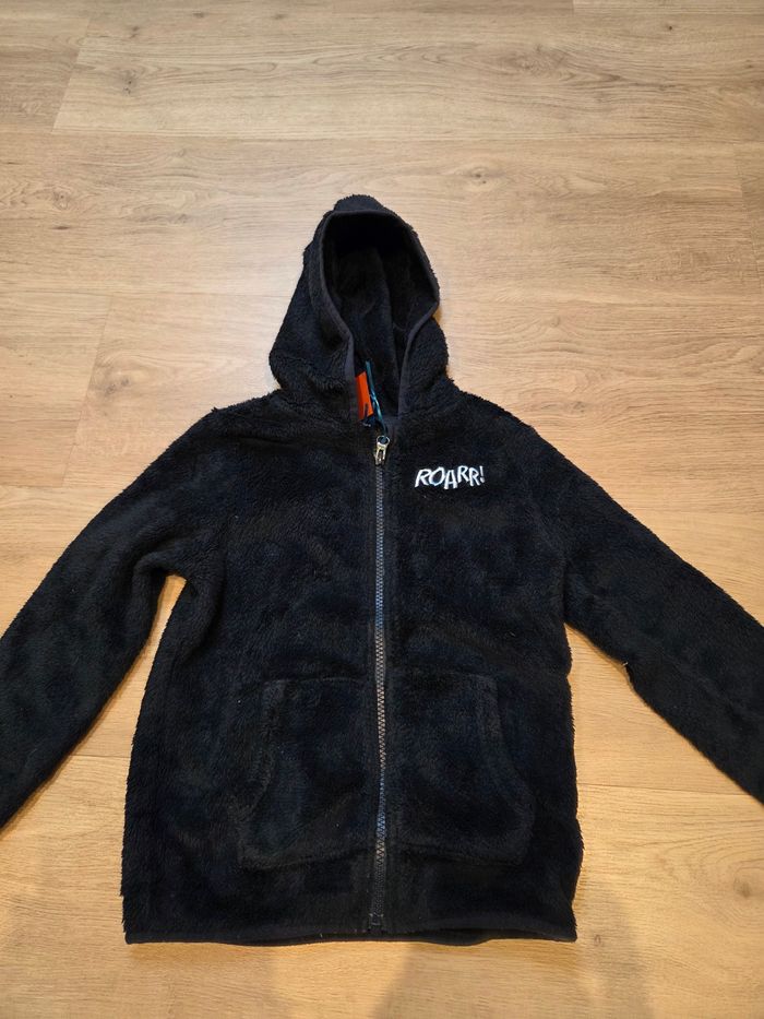 Gilet zippé à capuche