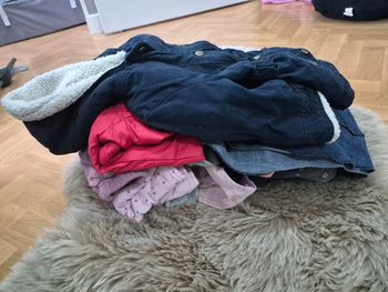 Lot 18 vêtements filles - 9 mois 