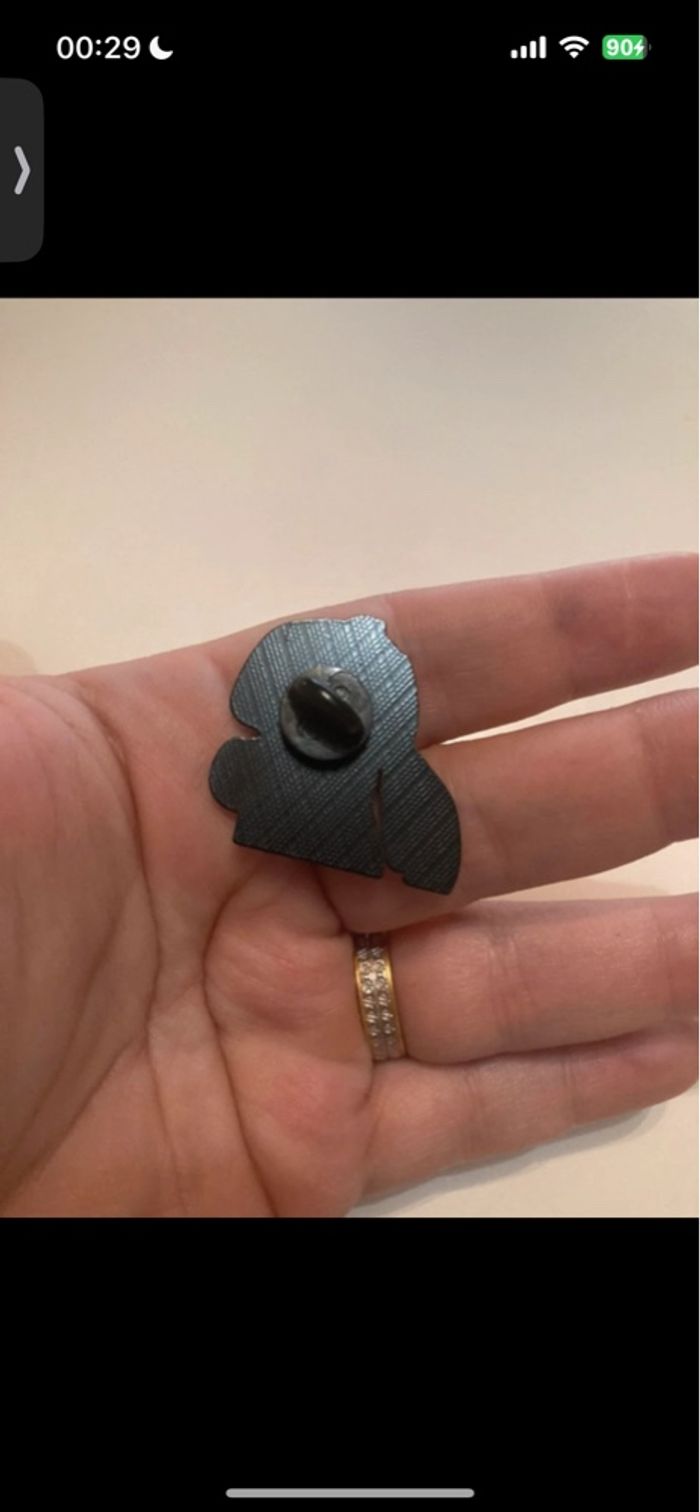 Pin’s / Broche NEUF représentant Stitch couleur bleu - photo numéro 7