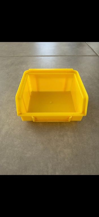 Petit casier pour établi enfant
