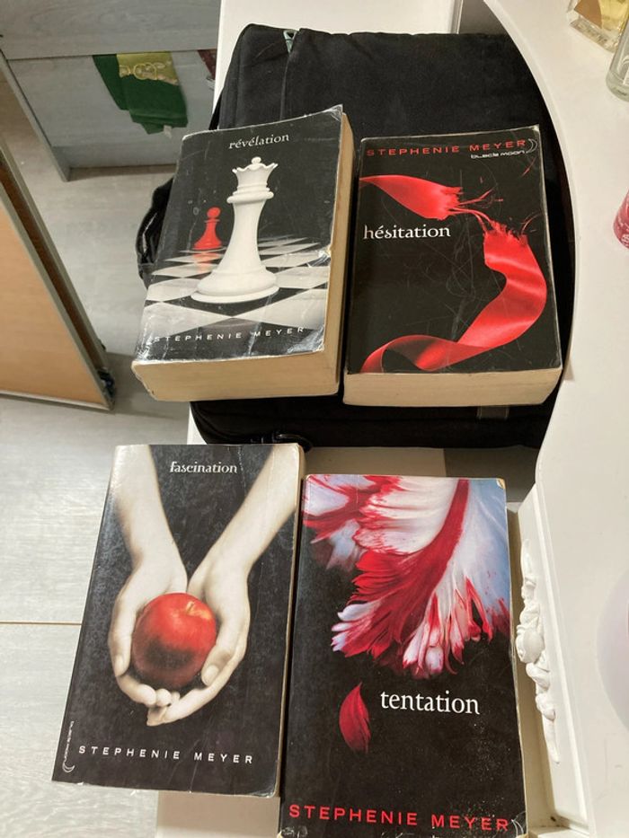 Lot 4 livres twilight
