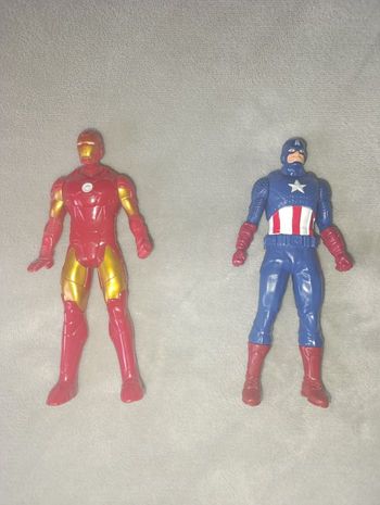 Lot 2 figurines Marvel TBE 15 cm