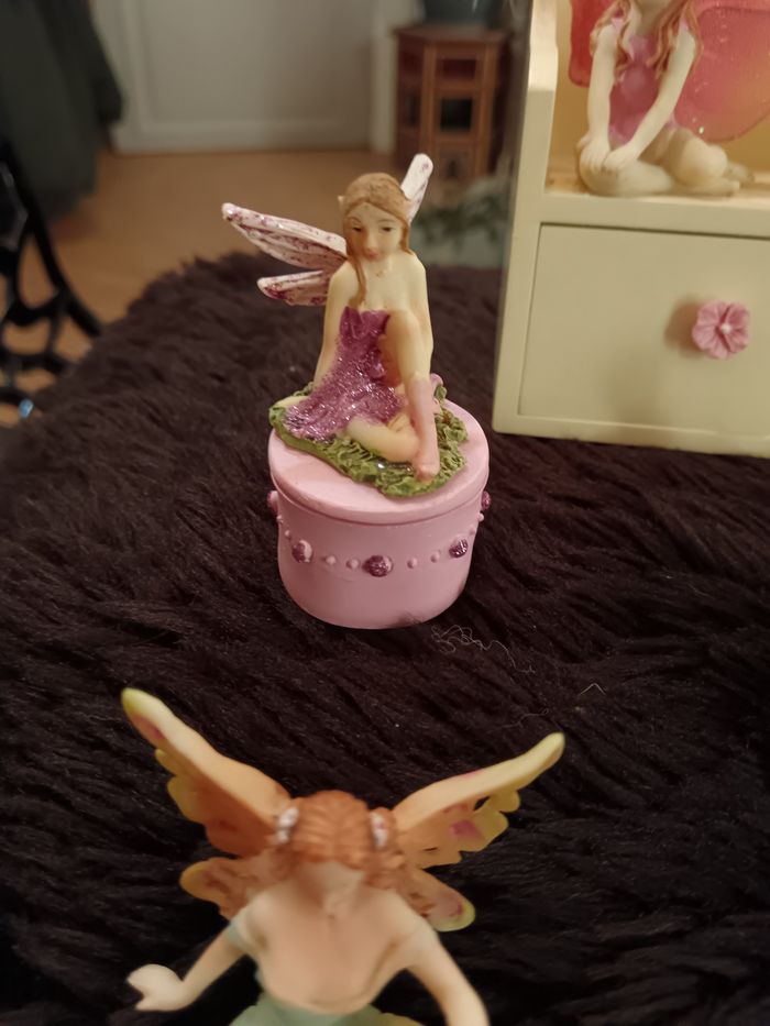 Lot figurines fées - photo numéro 3