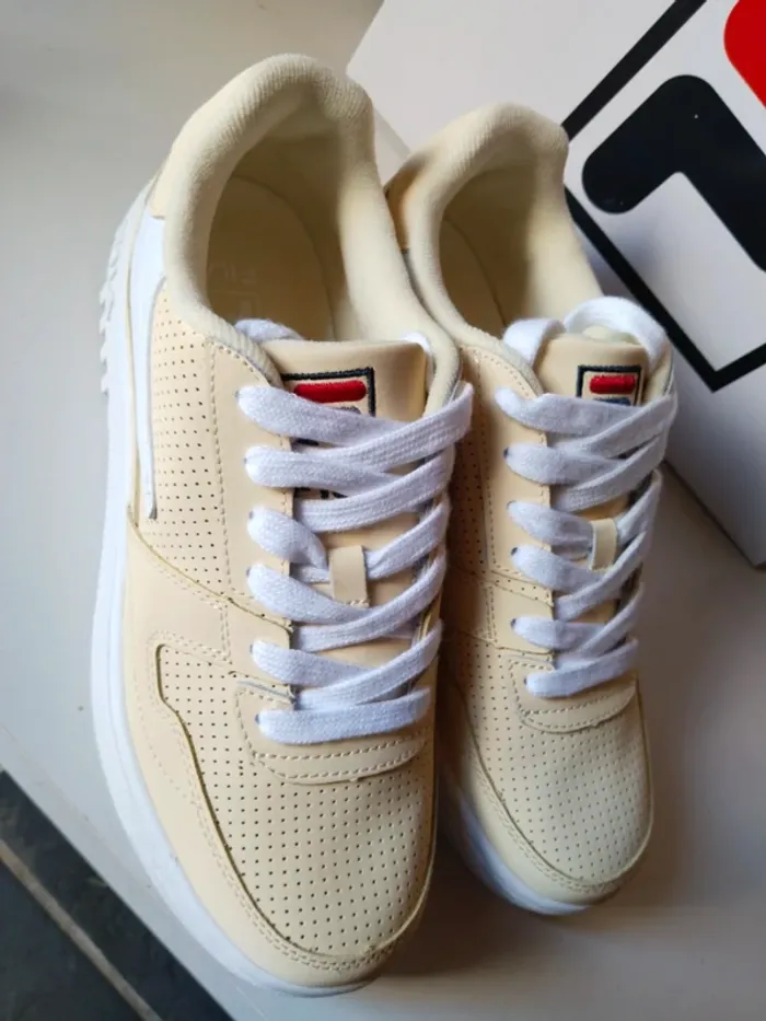 Jolie baskets femme de marque Fila pointure 41 - photo numéro 7