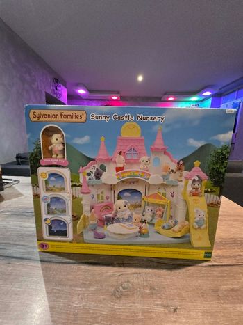 Maison de poupées Sunny Castle Nursery – Sylvanian Families