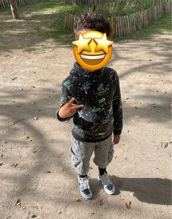 Sweat Lévis 6 ans /116 centimètres stylé graffiti - photo numéro 10