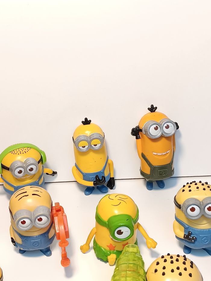 Gros lot 16 grande figurines vintage Moi moche et méchant , les minions 
Taille 11cm pour la plus grande - photo numéro 6