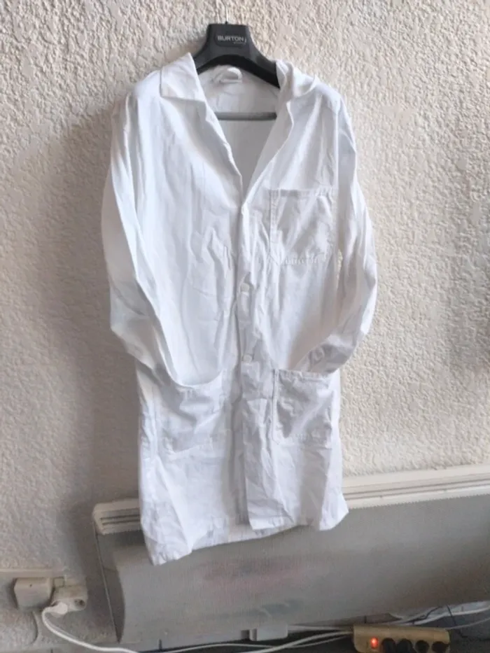 Blouse blanche chimie t 42 - photo numéro 2