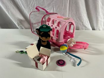 Peluche chien avec accessoires