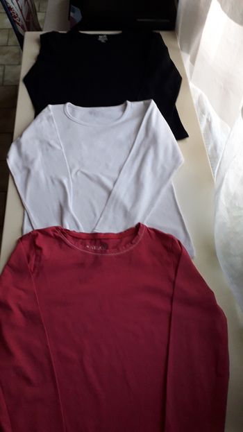 Lot de 3 hauts manches longues Kiabi et NKY 8 ans