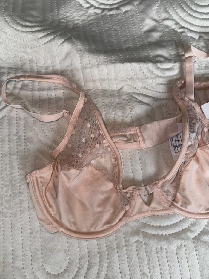 Jolie soutien gorge rose brillant irisé 85b - photo numéro 2