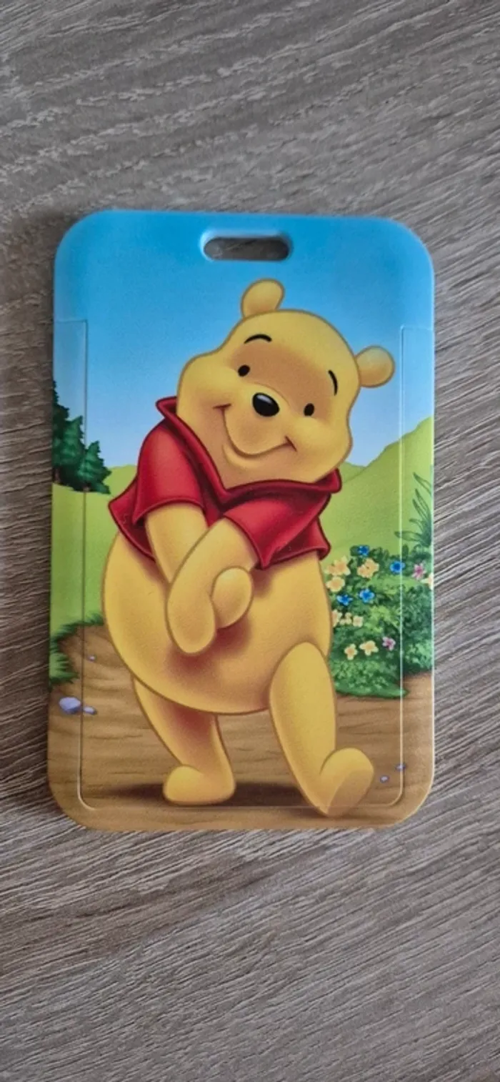 Porte carte d'identité Winnie l'ourson avec lanière fantaisie. - photo numéro 2