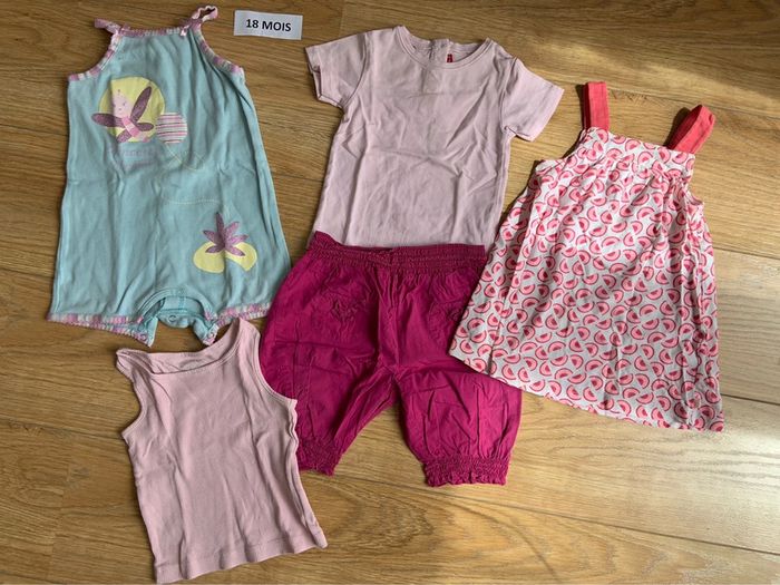 Lot 5 vêtements fille 18M