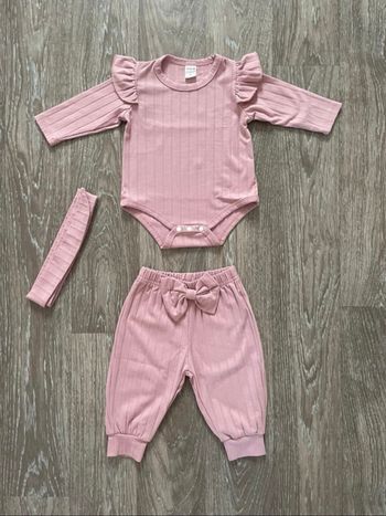Ensemble rose taille 3 mois